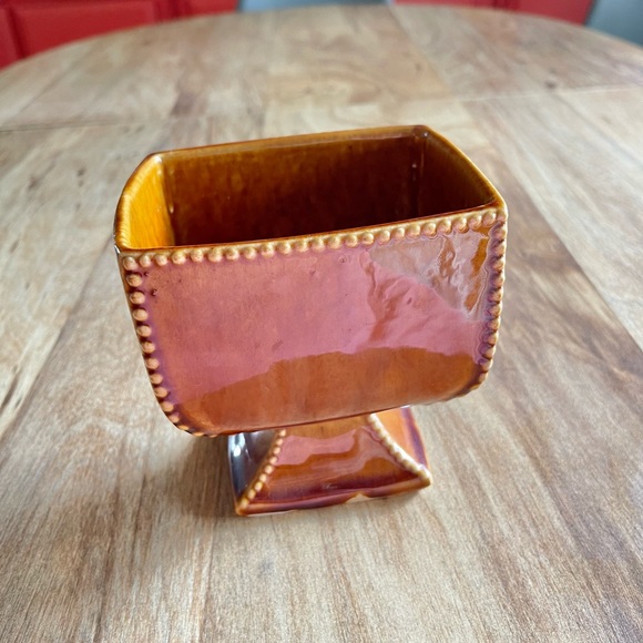 Lovely Vintage McCoy Planter - Picture 2 of 6